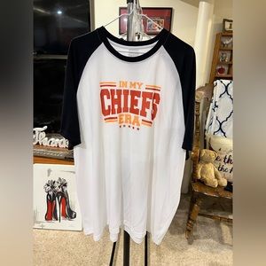 🐶 2/$15, 3/$20 Kansas City Chiefs Era tee